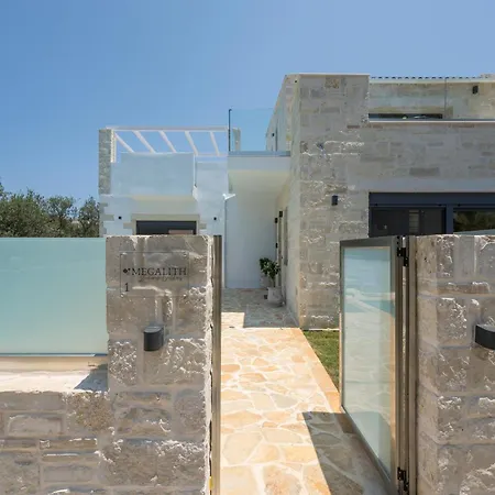 Villa Megalith *
